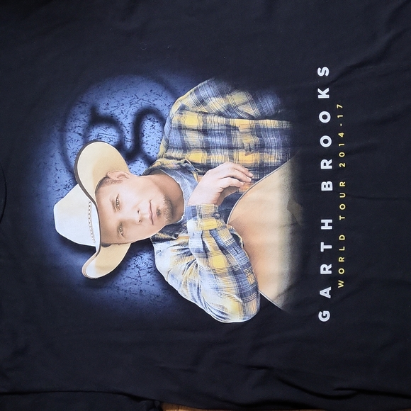 Garth Brooks Concert Tee - Picture 2 of 4